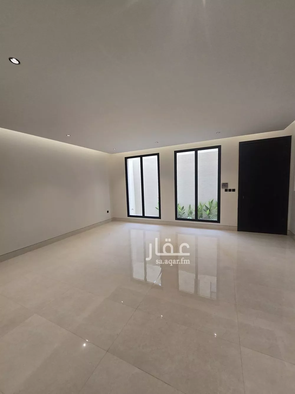 فيلا 6 غرف في العارض 3