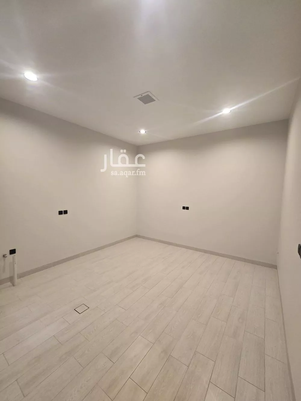 فيلا 6 غرف في العارض 9