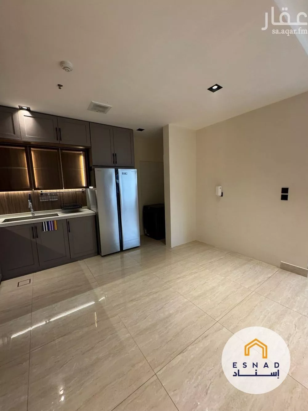 شقة 3 غرف في الحمرا 8