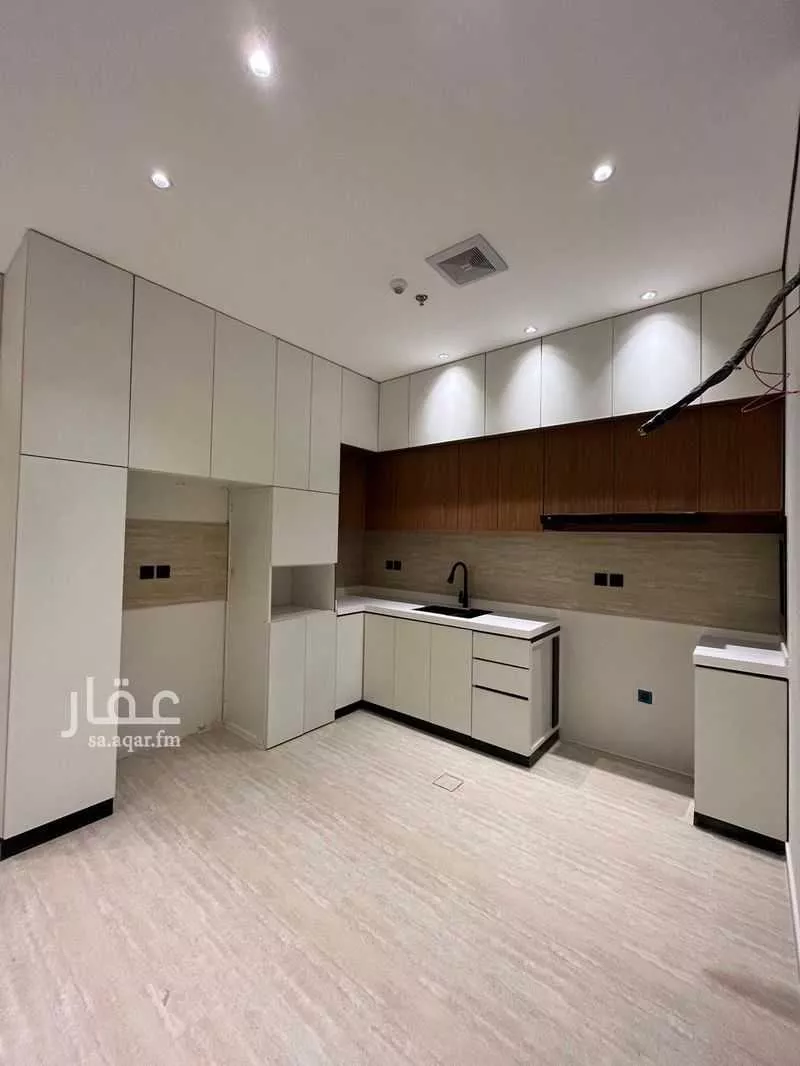 شقة 3 غرف في الحمرا 8