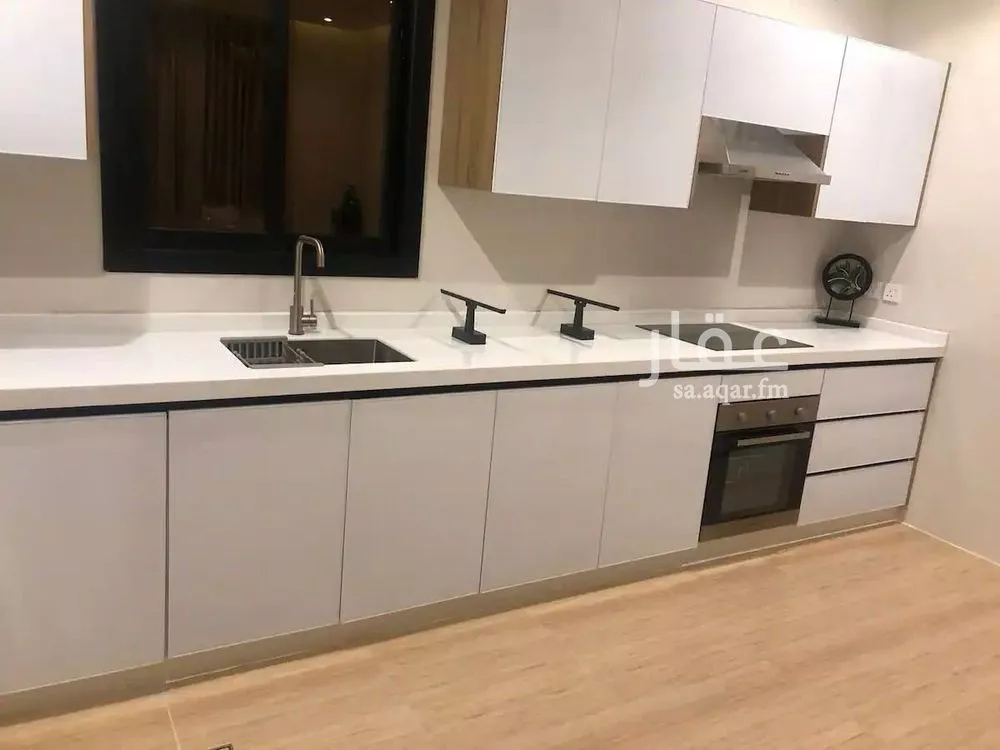 شقة 3 غرف في الحمرا 4