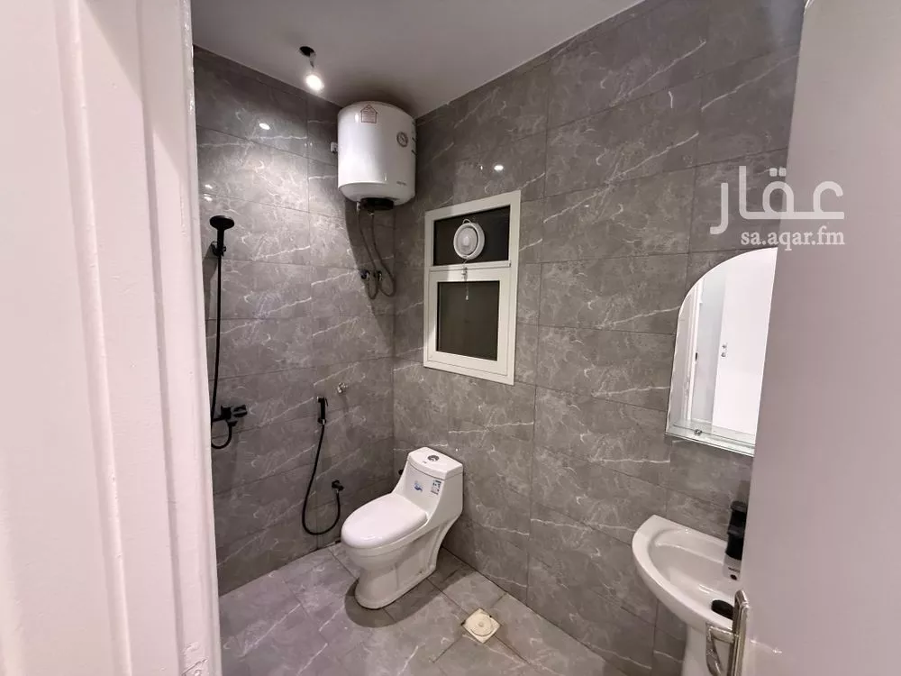 شقة 1 غرف في العقيق 8