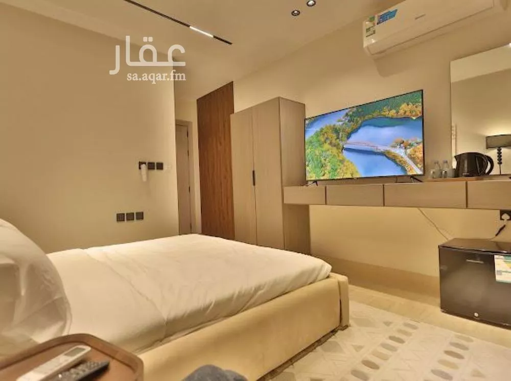 شقة 1 غرف في الحمرا 10