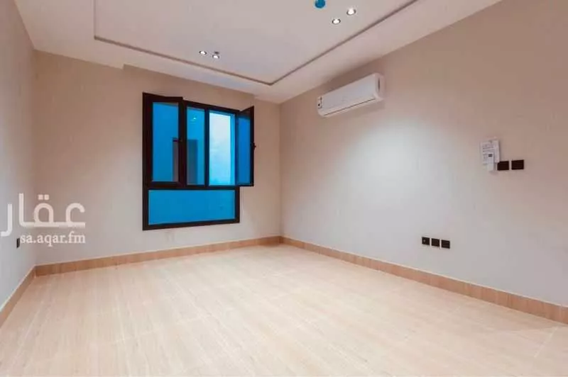 شقة 4 غرف في الحمرا 14