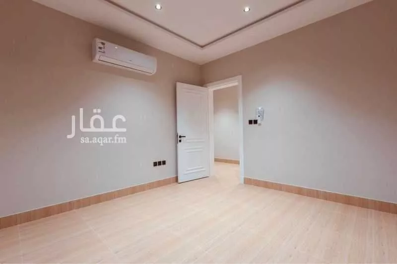 شقة 4 غرف في الحمرا 18