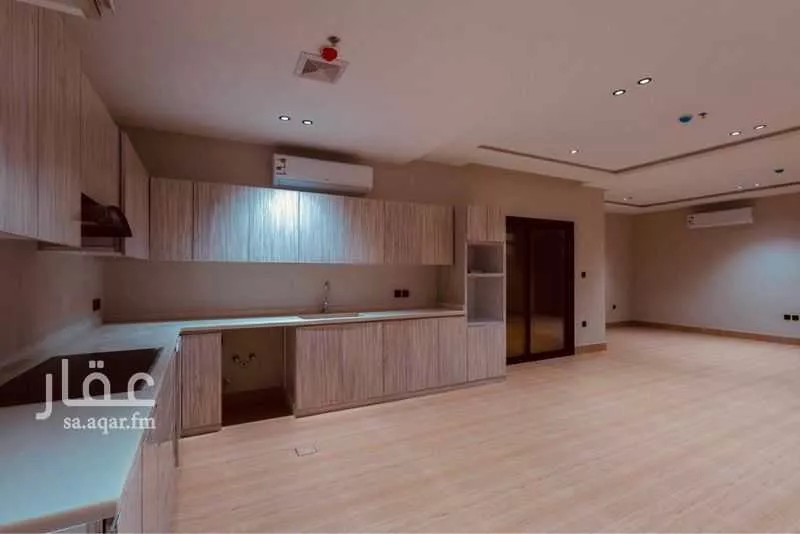 شقة 4 غرف في الحمرا 3