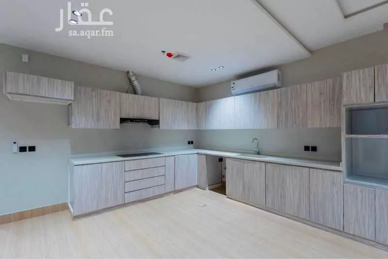 شقة 4 غرف في الحمرا 8