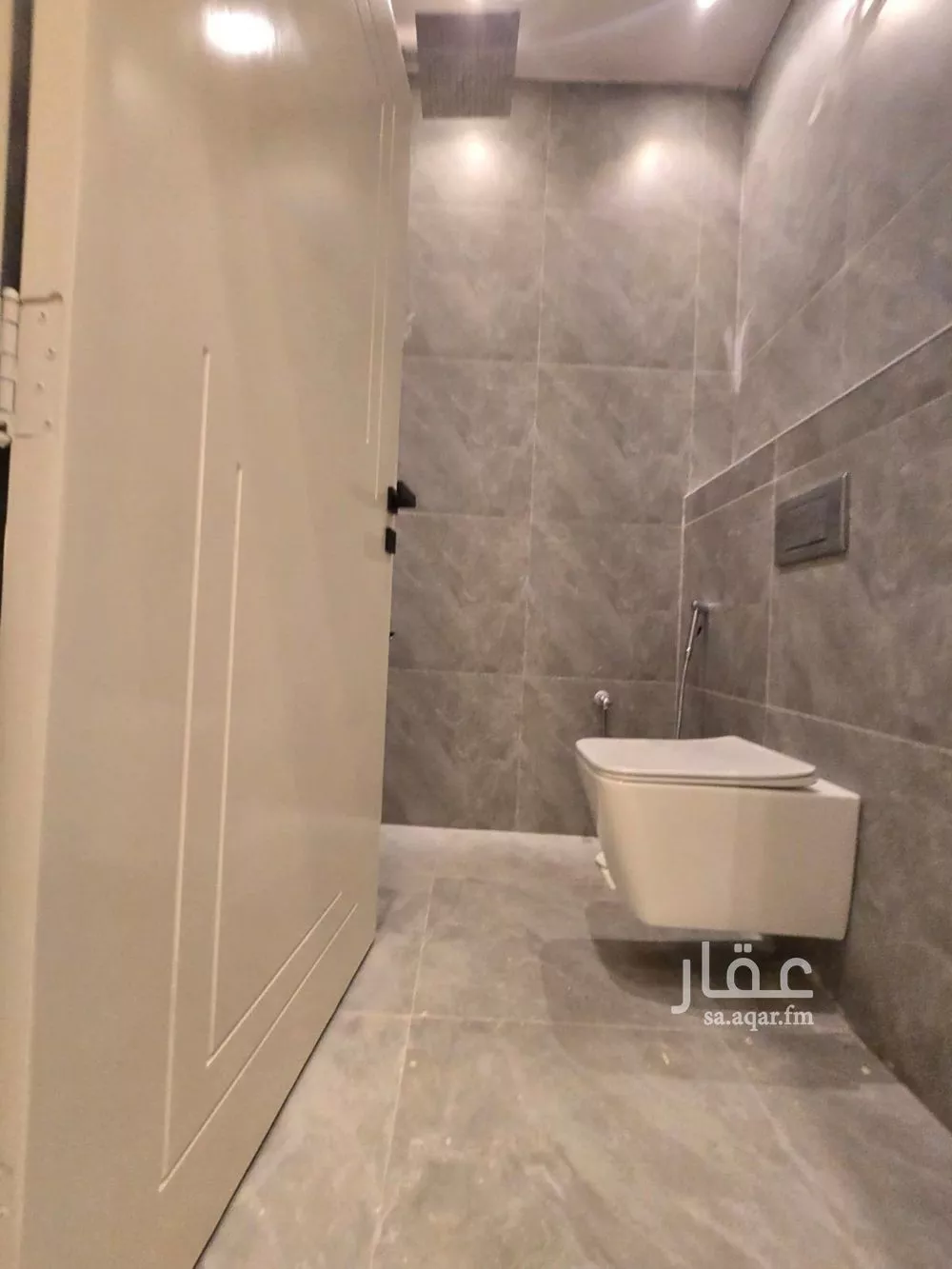 3 bedroom floor in As Suwaidi 6