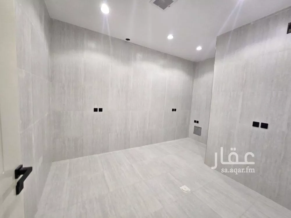 3 bedroom floor in As Suwaidi 9