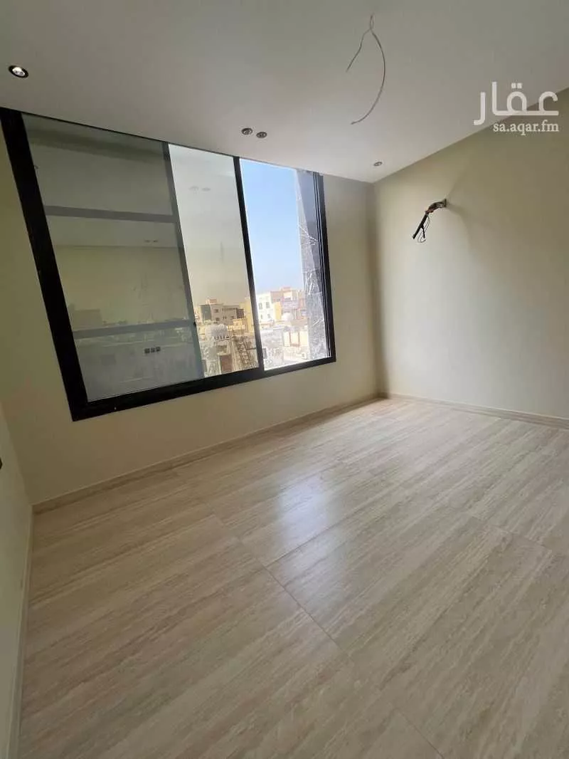 شقة 4 غرف في الروضة 14