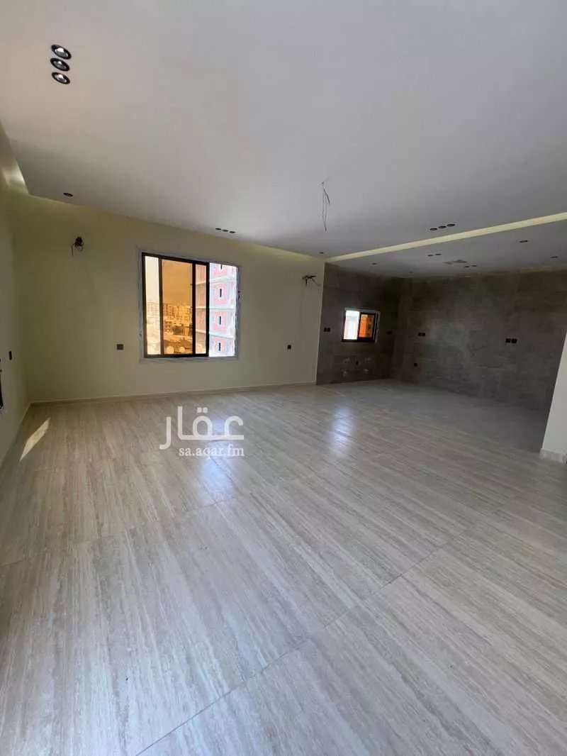 شقة 4 غرف في الروضة 5