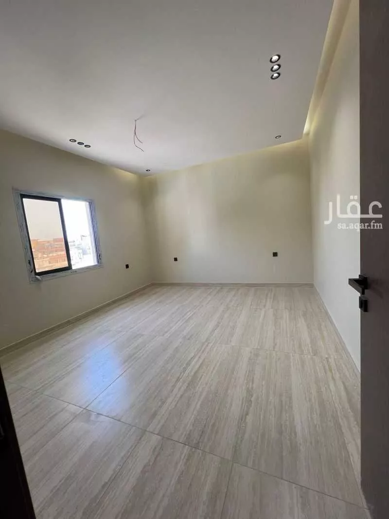 شقة 4 غرف في الروضة 6