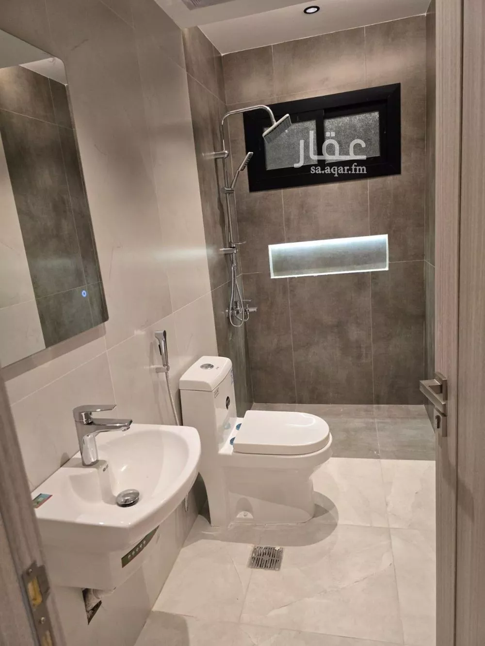 4 bedroom apartment in Al Salamah 9