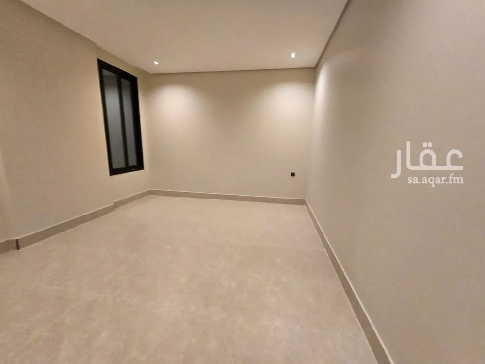 شقة 4 غرف في الحمرا 2