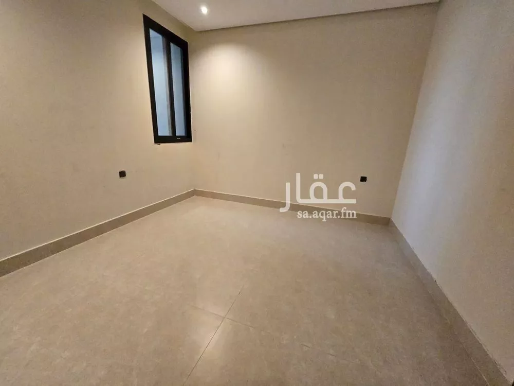 شقة 4 غرف في الحمرا 11