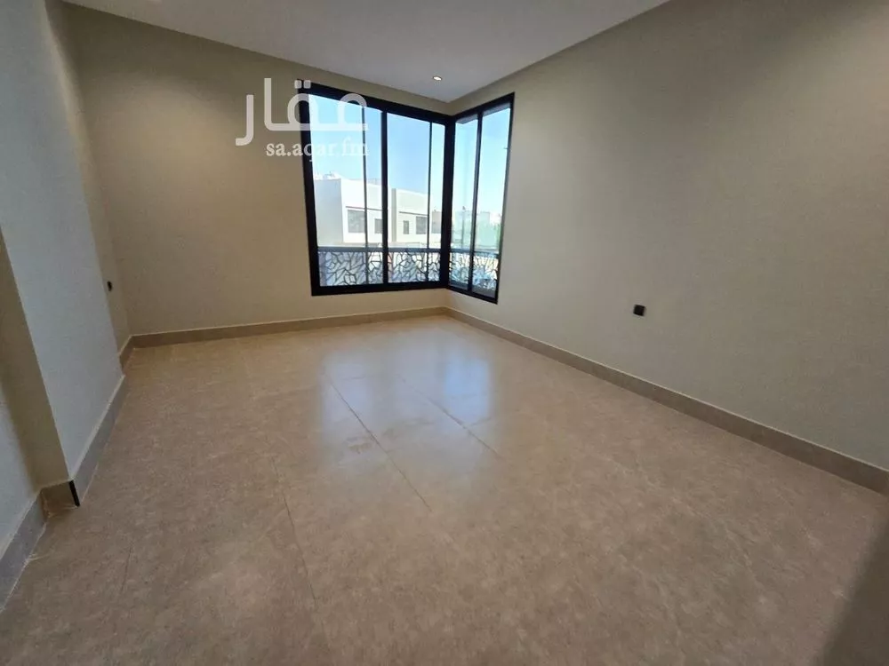 شقة 4 غرف في الحمرا 15