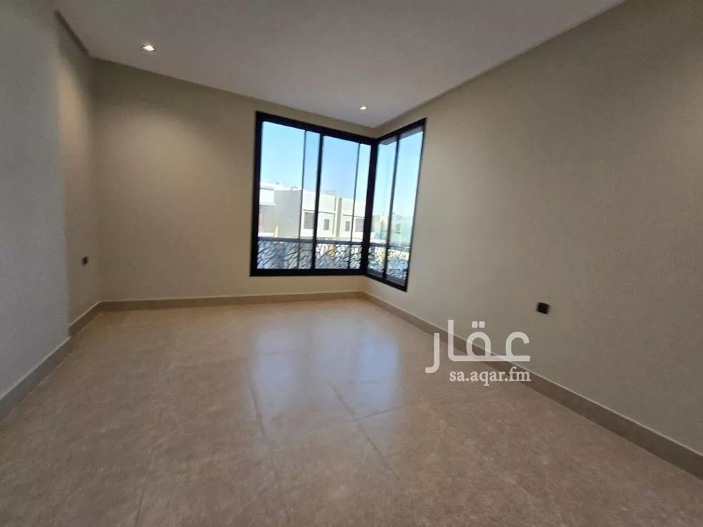 شقة 4 غرف في الحمرا 16