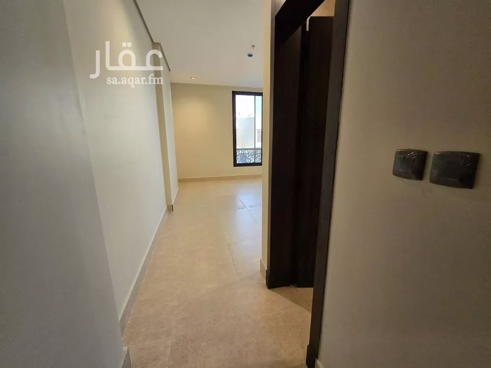 شقة 4 غرف في الحمرا 17