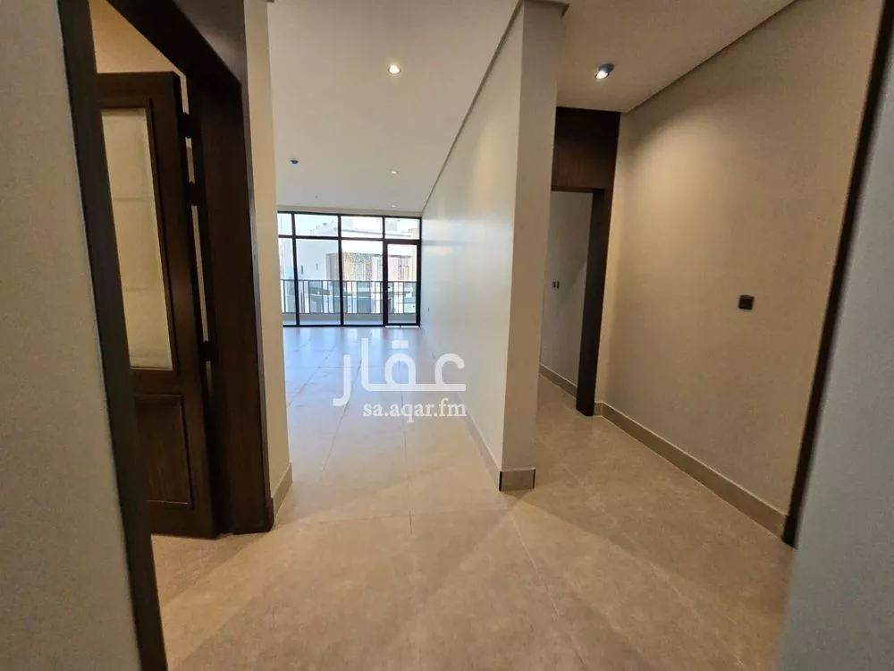 شقة 4 غرف في الحمرا 6