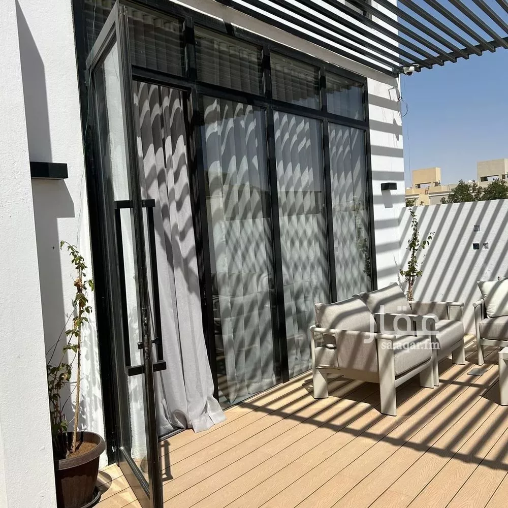 مكتب 418 م² في العارض 12