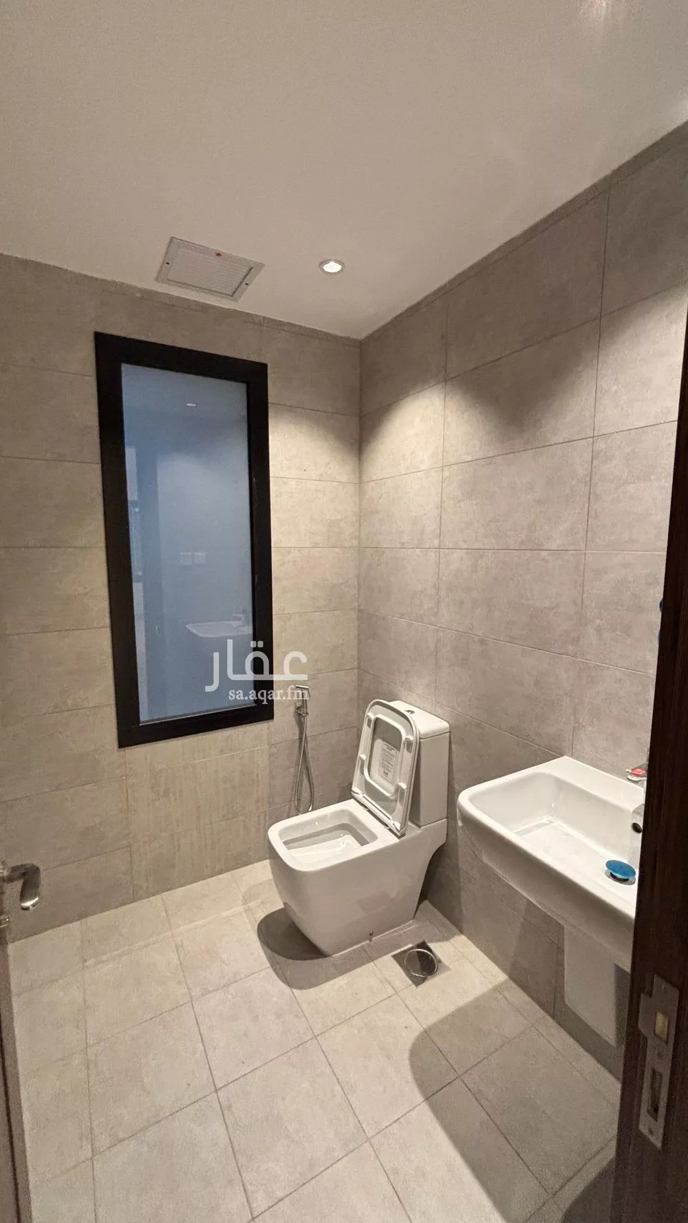 شقة 5 غرف في الدفاع 8