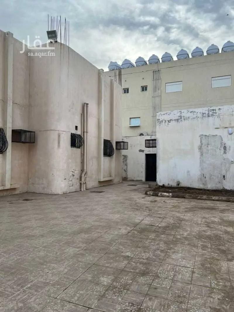 1209 sqm building in Al Awali 4