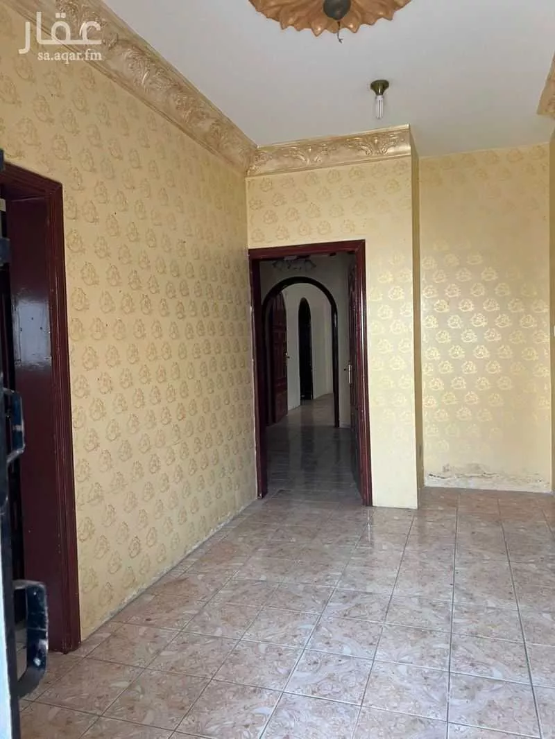 1209 sqm building in Al Awali 7