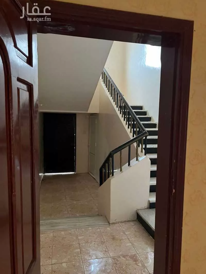 1209 sqm building in Al Awali 8