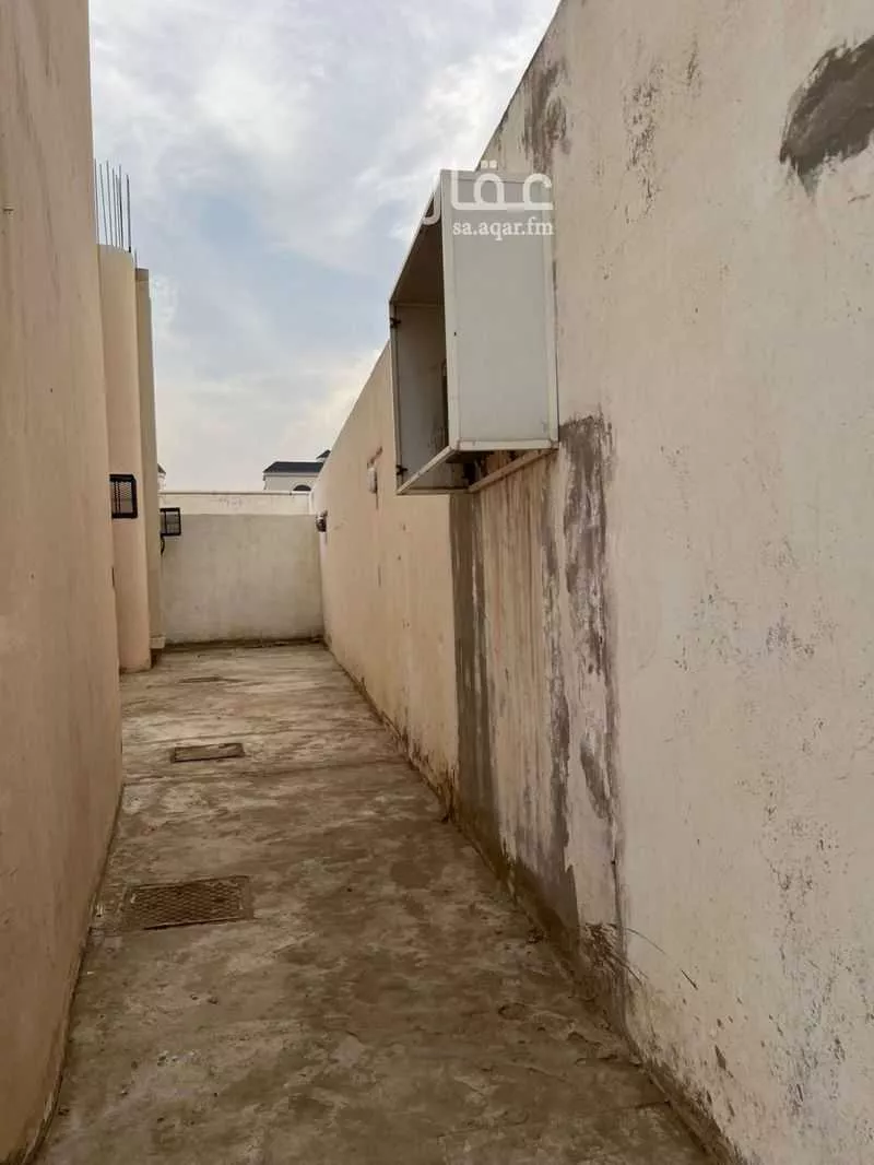 1209 sqm building in Al Awali 9