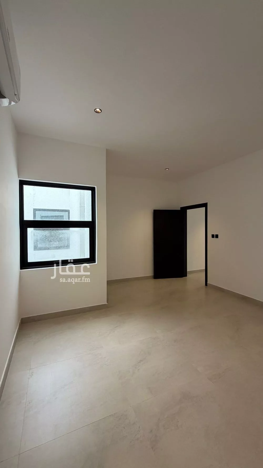 شقة 1 غرف في الملقا 12