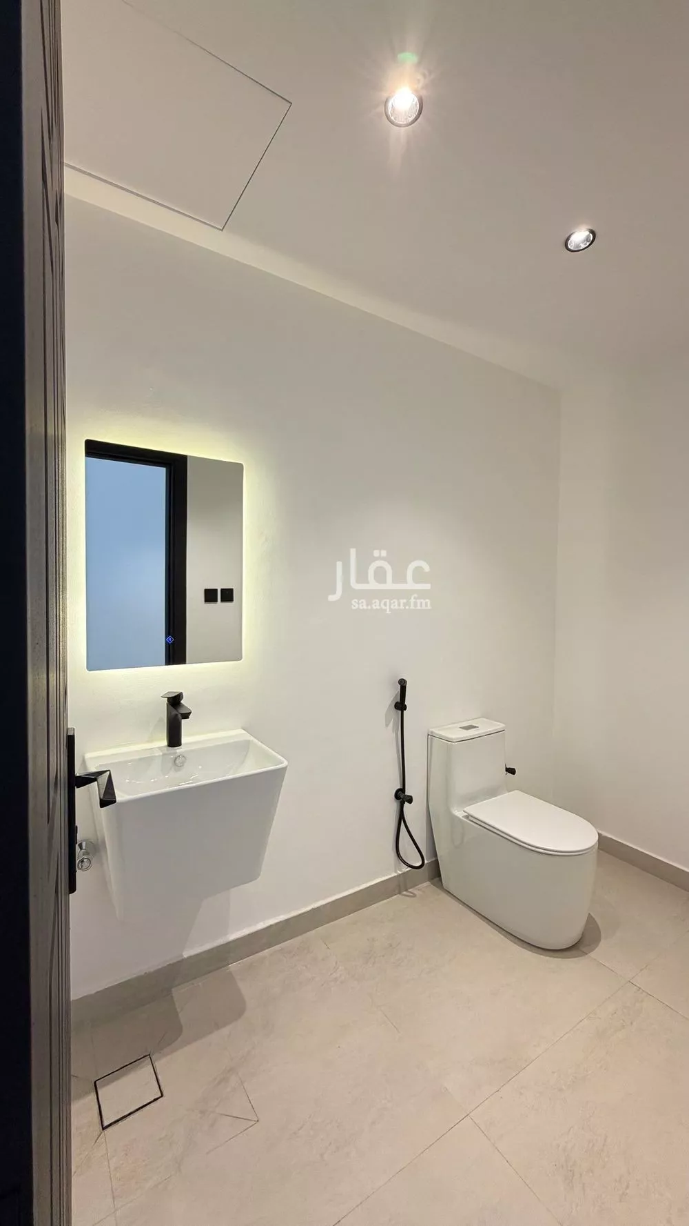 شقة 1 غرف في الملقا 17