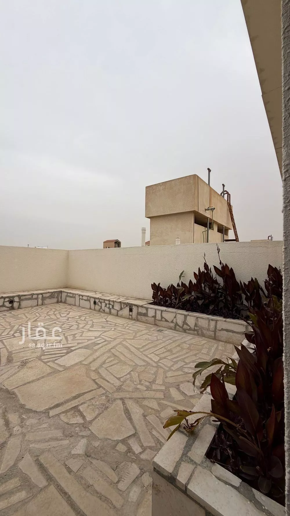 شقة 1 غرف في الملقا 20