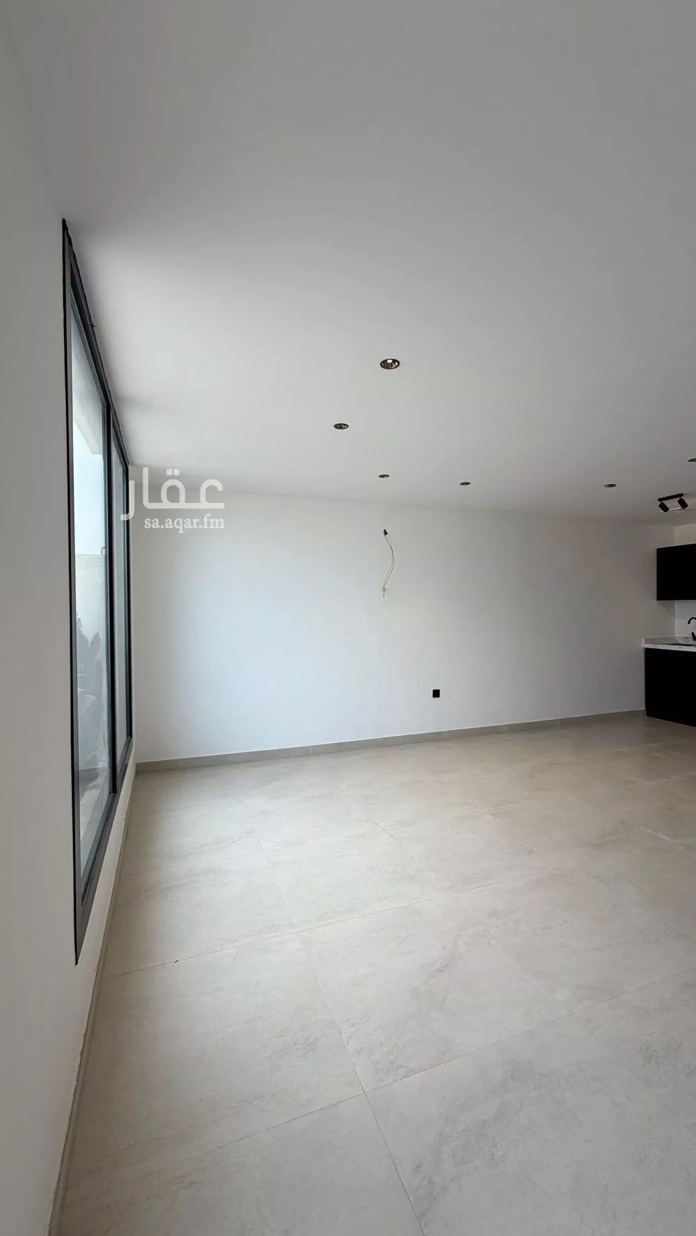 شقة 1 غرف في الملقا 8