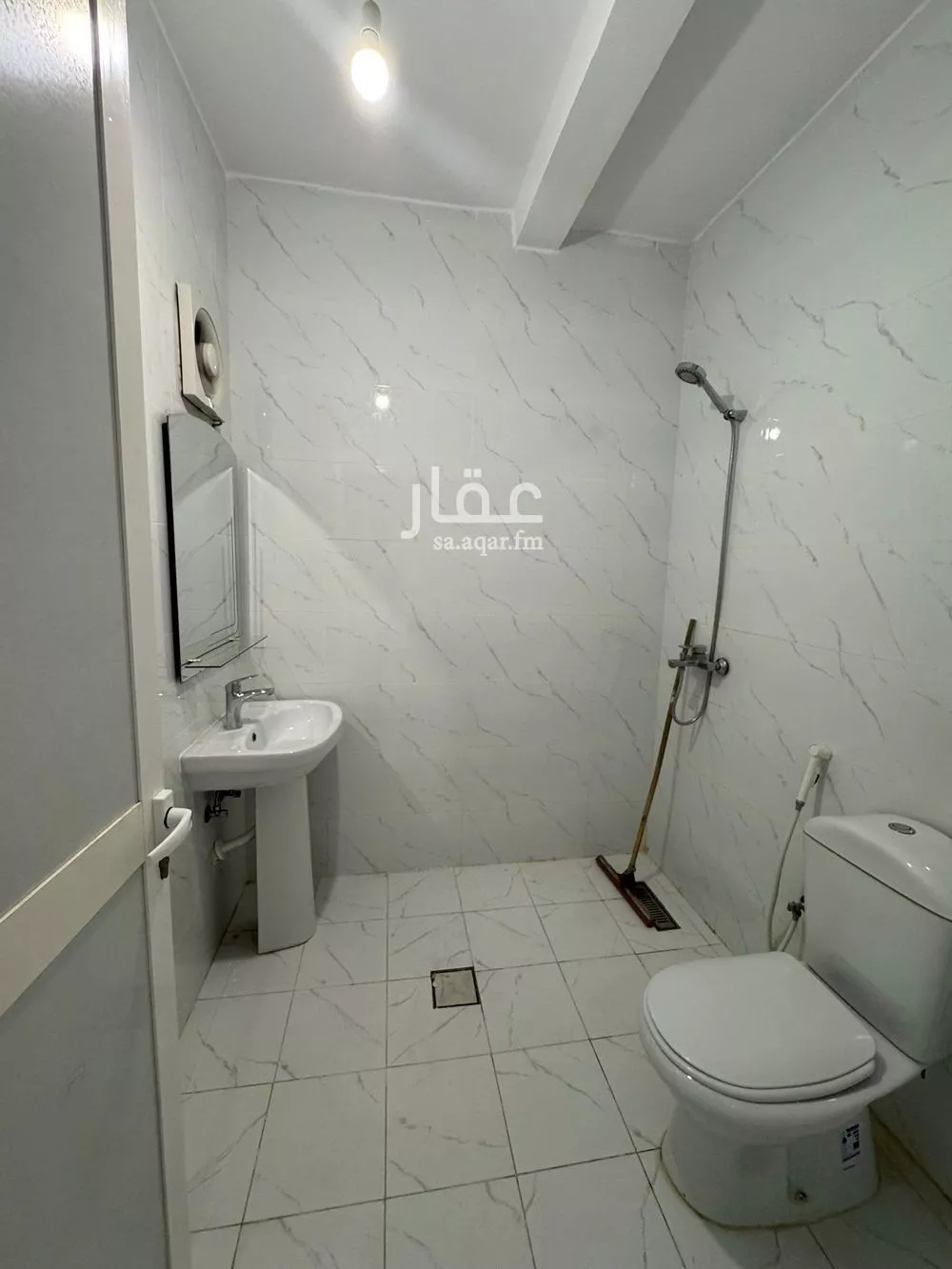 شقة 3 غرف في العزيزية 10