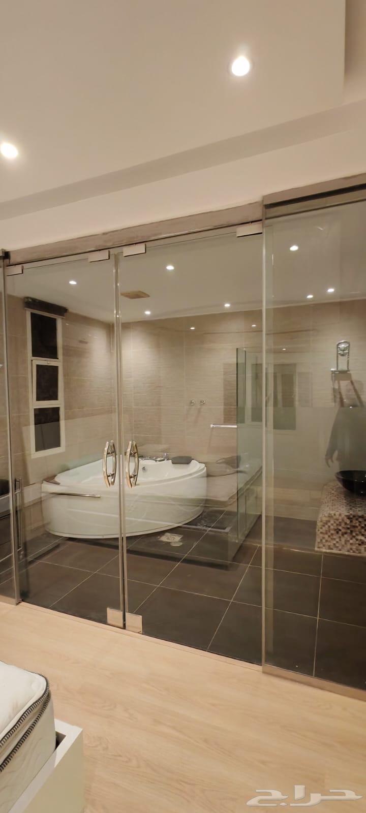 فيلا 4 غرف في الملك عبدالله 6