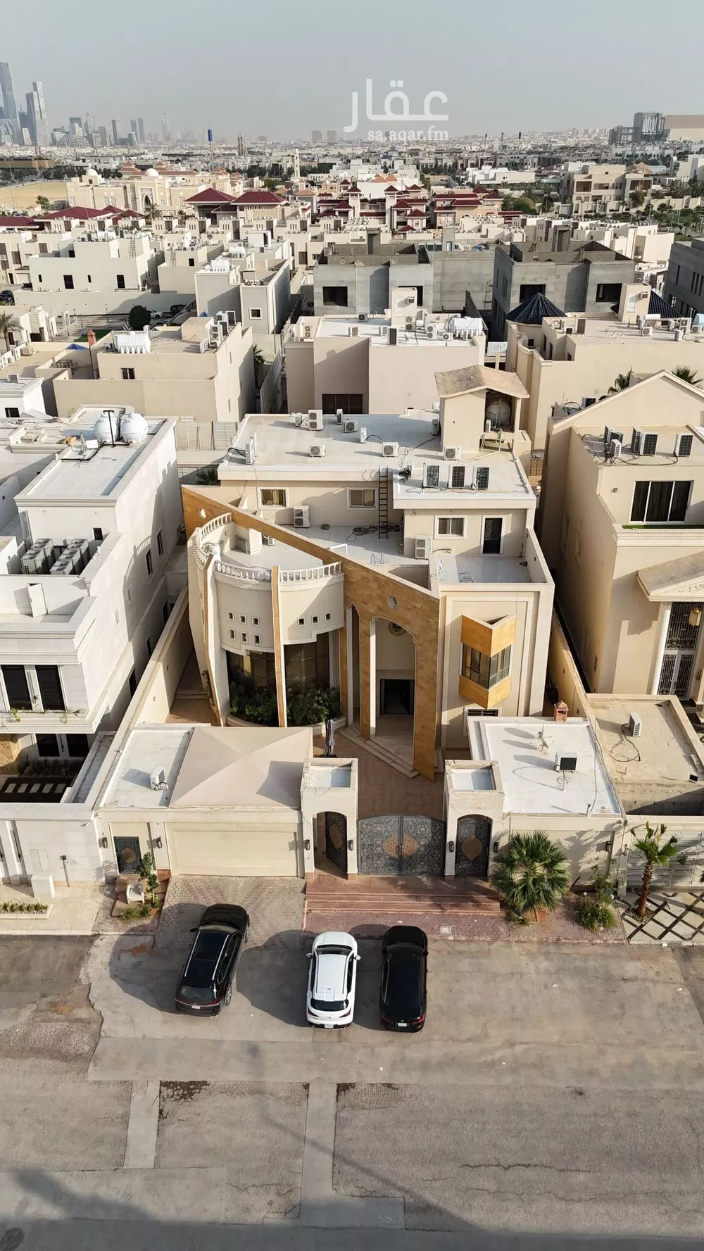 شقة 9 غرف في الملقا 17