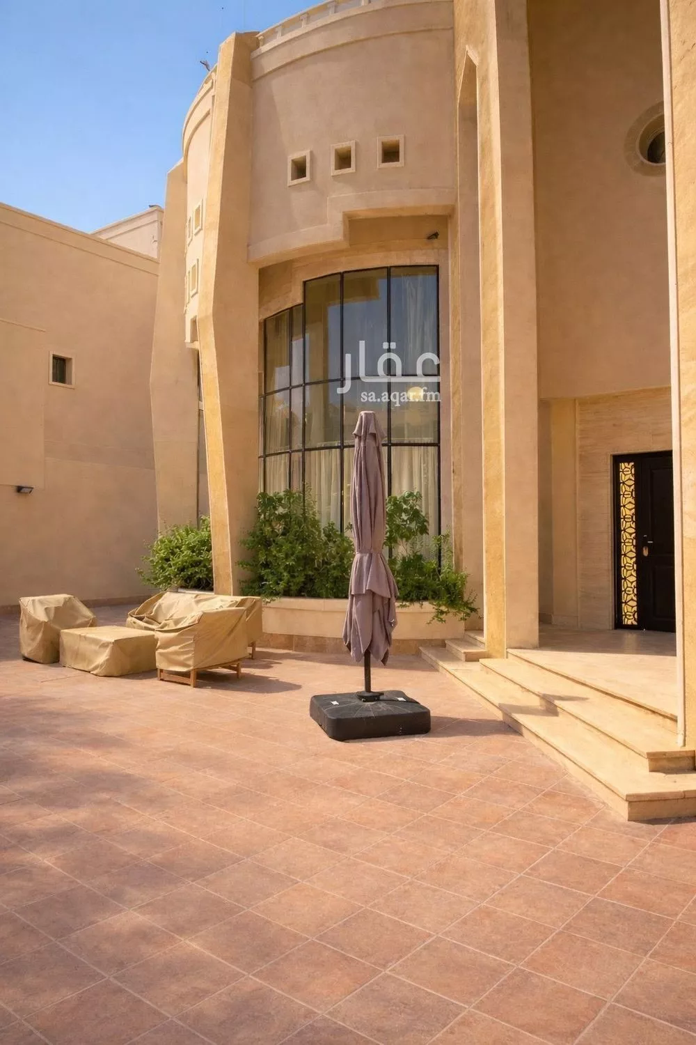 شقة 9 غرف في الملقا 19