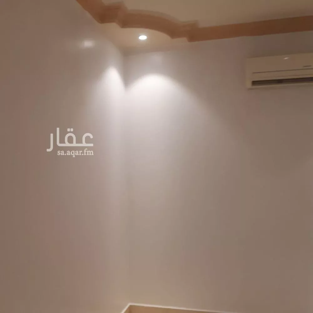 شقة 4 غرف في الملقا 5