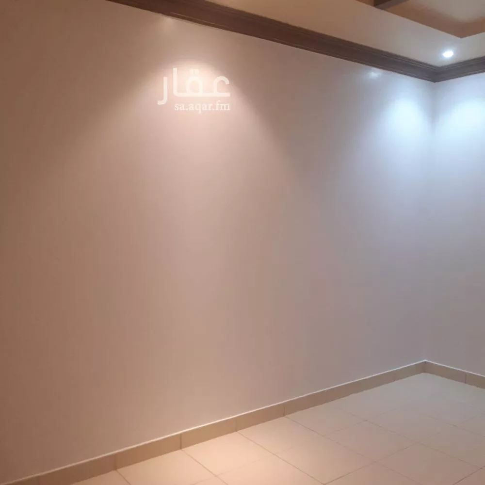 شقة 4 غرف في الملقا 6