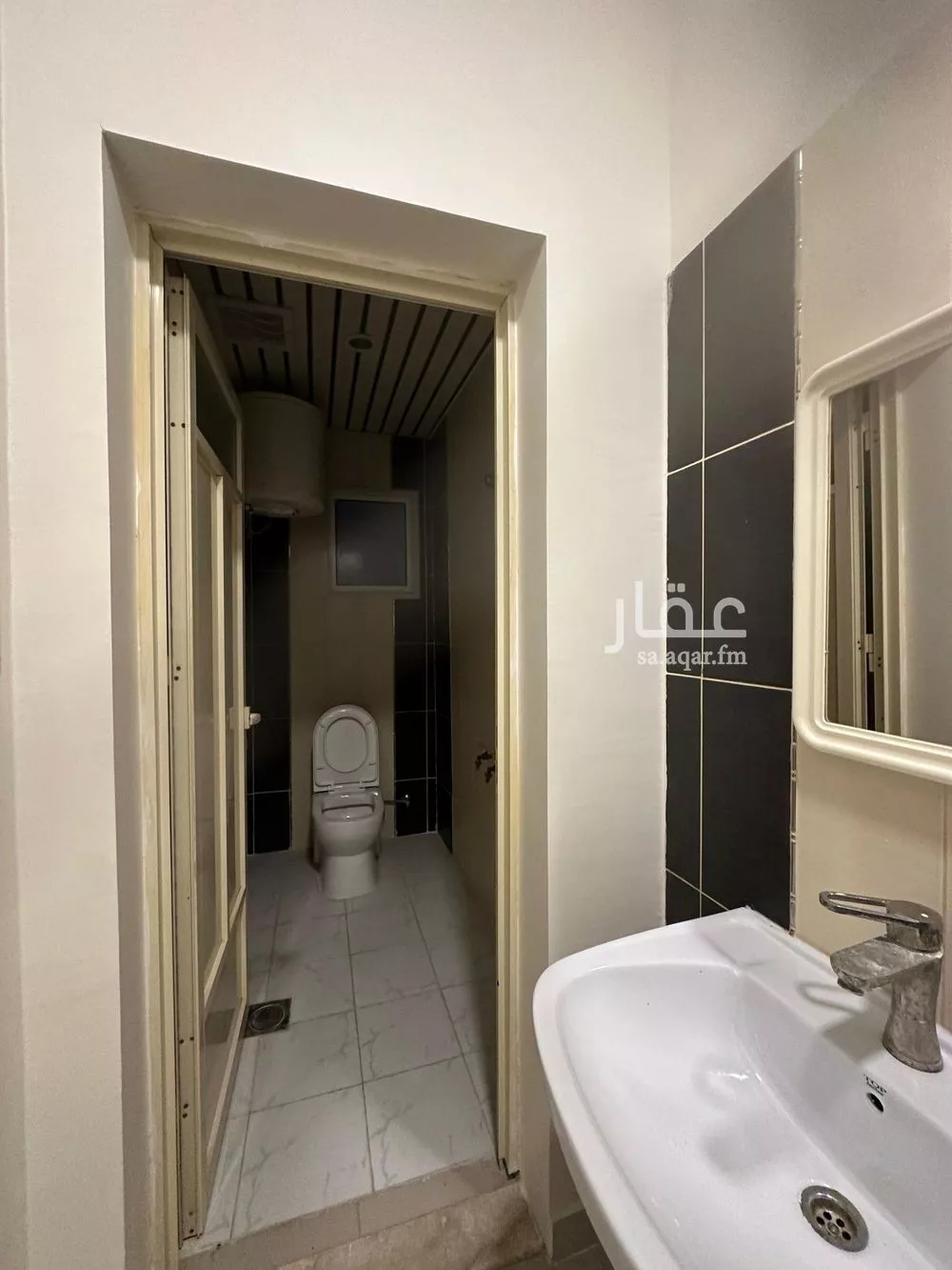 شقة 5 غرف في العزيزية 8