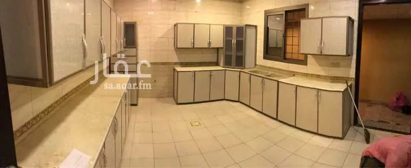 فيلا 5 غرف في طيبة 2