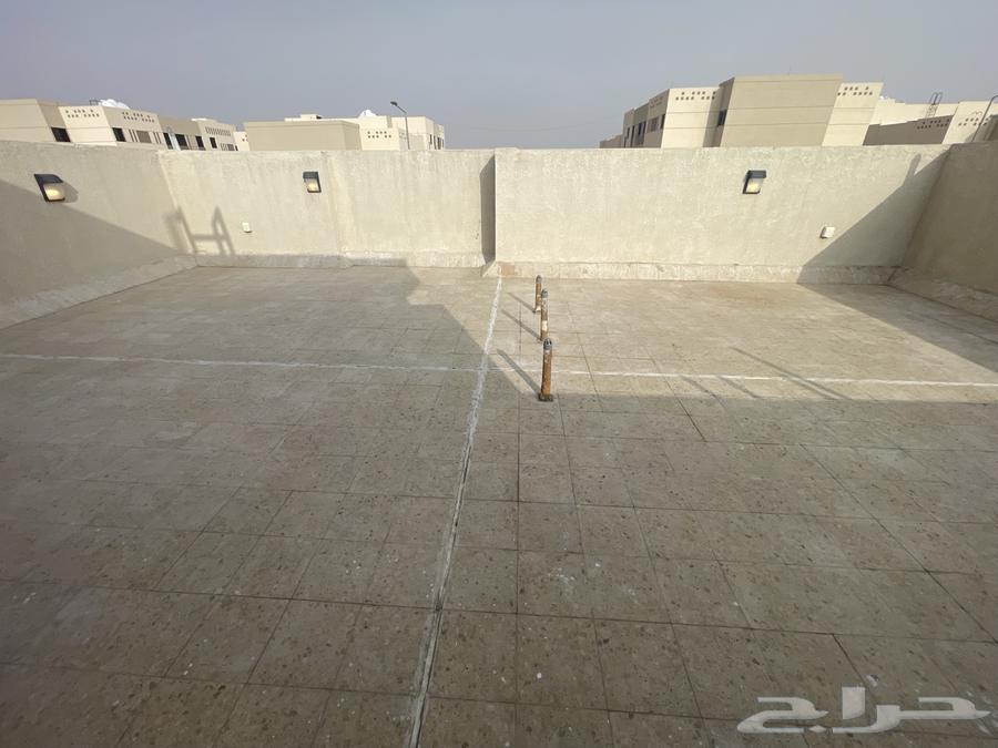 فيلا 4 غرف في الجنادرية 35