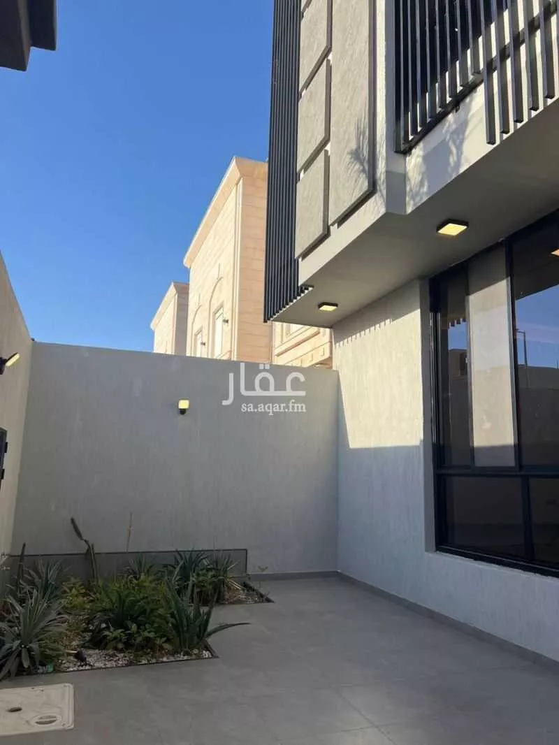 فيلا 5 غرف في الشراع 6