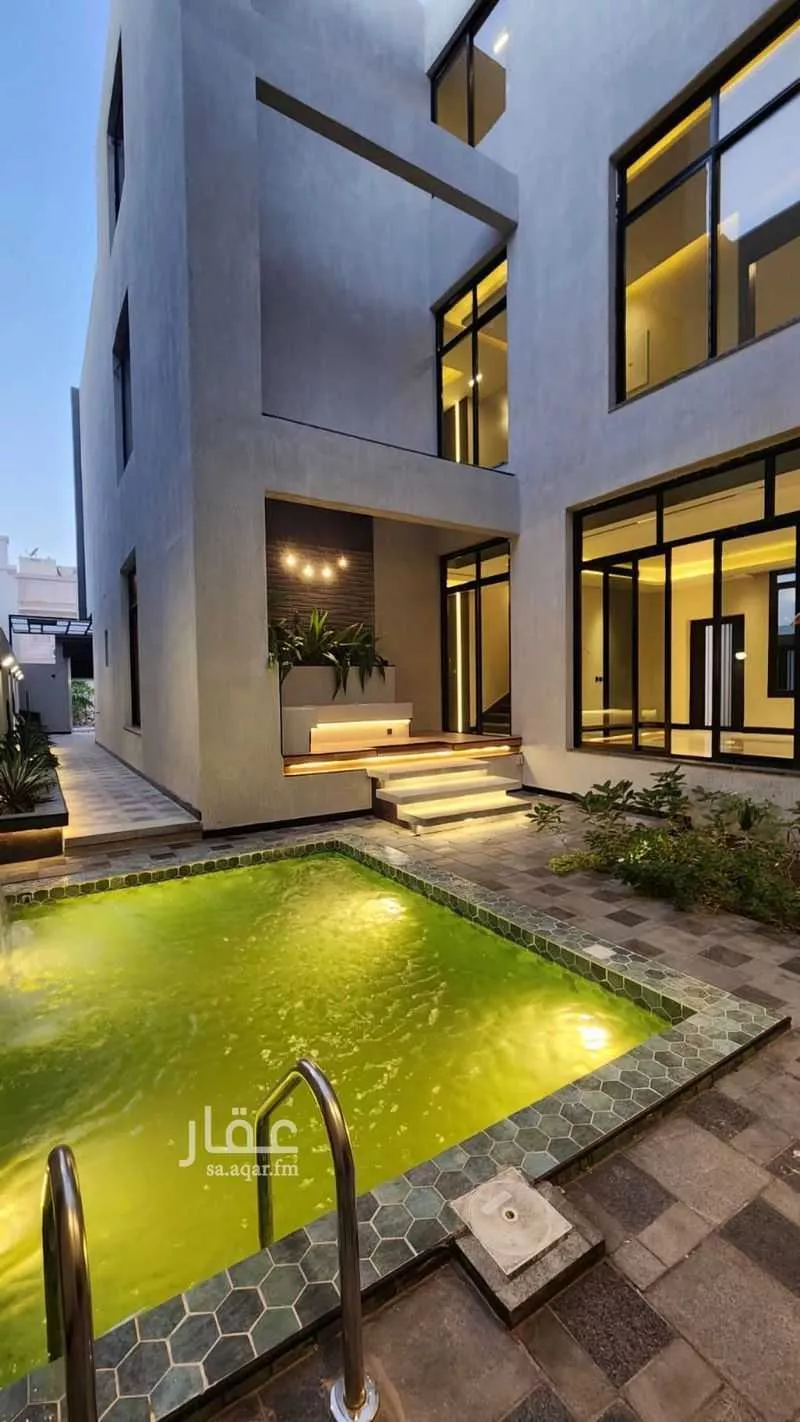 فيلا 6 غرف في الشراع 2