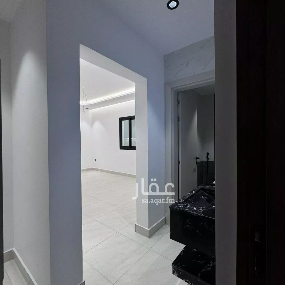 شقة 5 غرف في الصفا 8