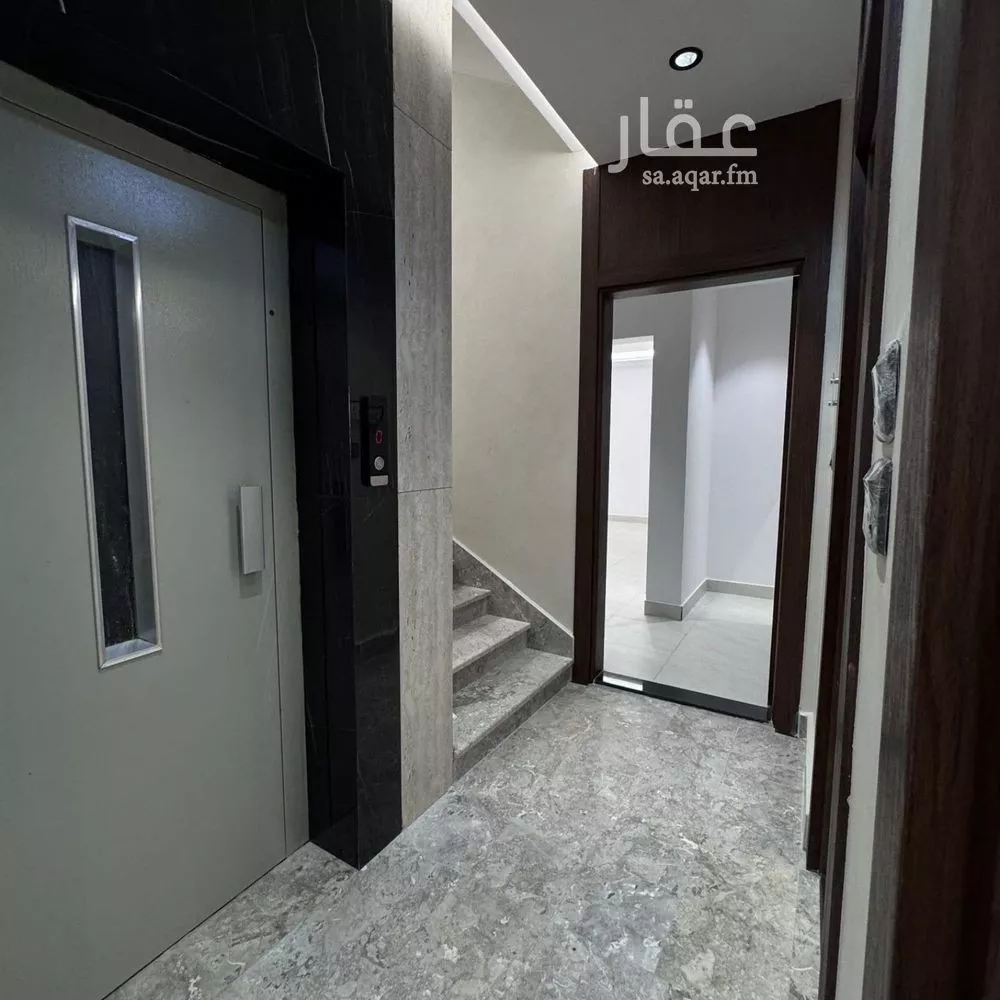 شقة 5 غرف في الصفا 10