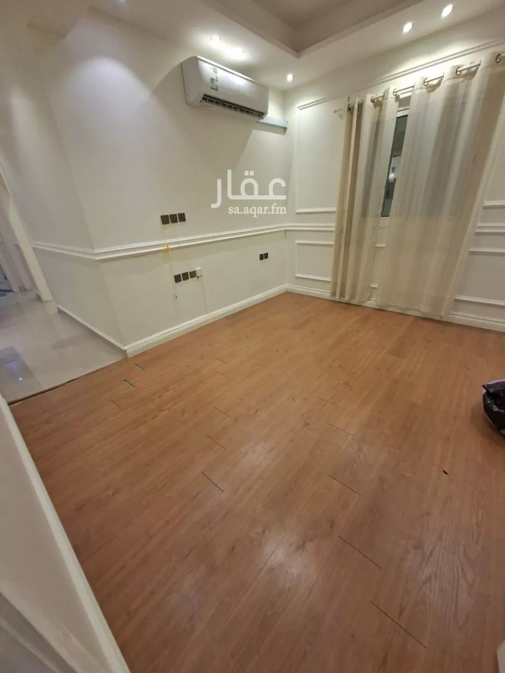 شقة 4 غرف في الملقا 12