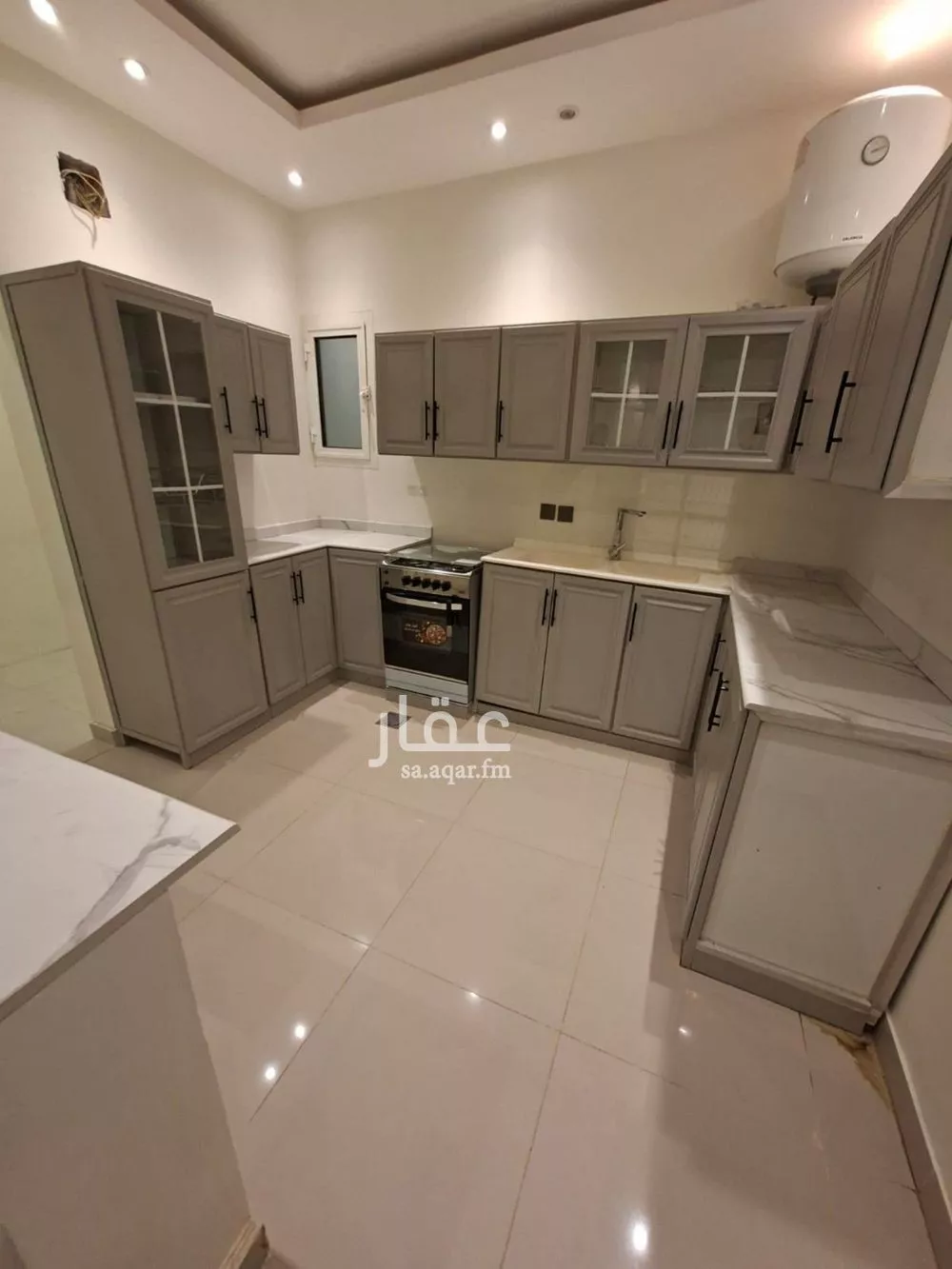 شقة 4 غرف في الملقا 15