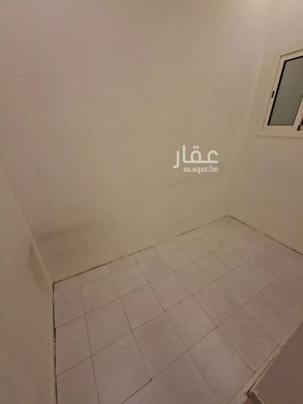 شقة 4 غرف في الملقا 7