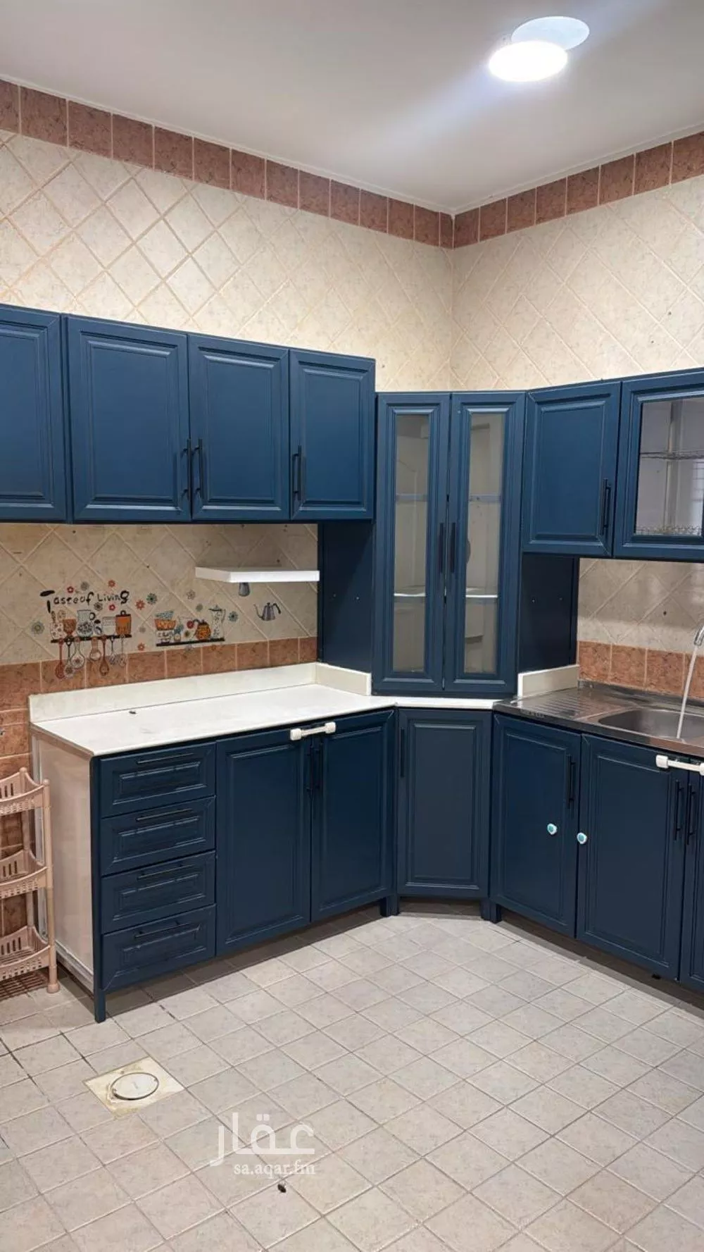 شقة 3 غرف في الملقا 4